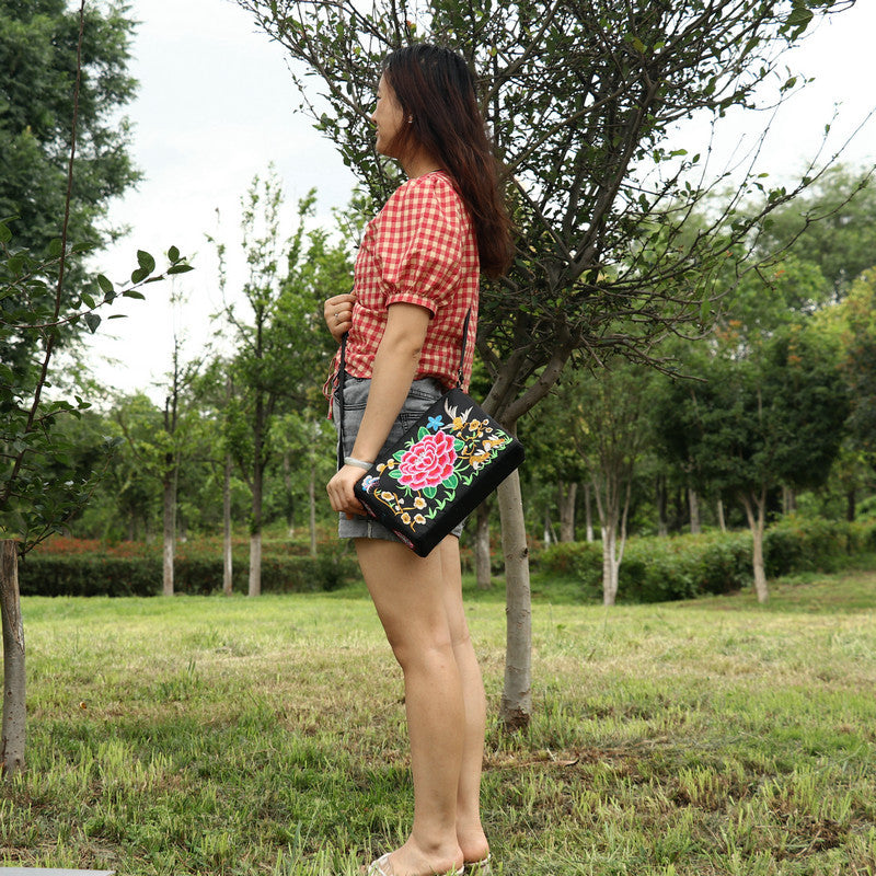 Women's Yunnan National Style Embroidered Ethnic Crossbody Bags