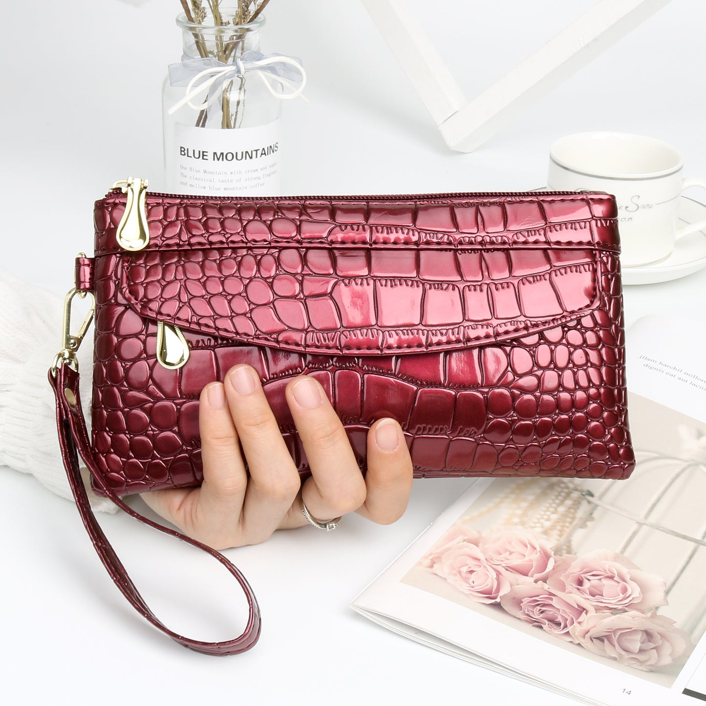 Women's Fashion Clutch Mobile Glossy Pouch Handbags