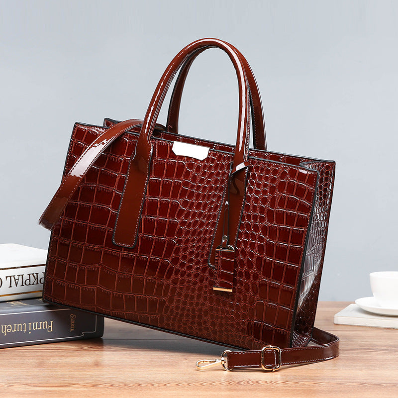 Women's Crocodile Pattern Fan Fashion Large Capacity Portable Handbags