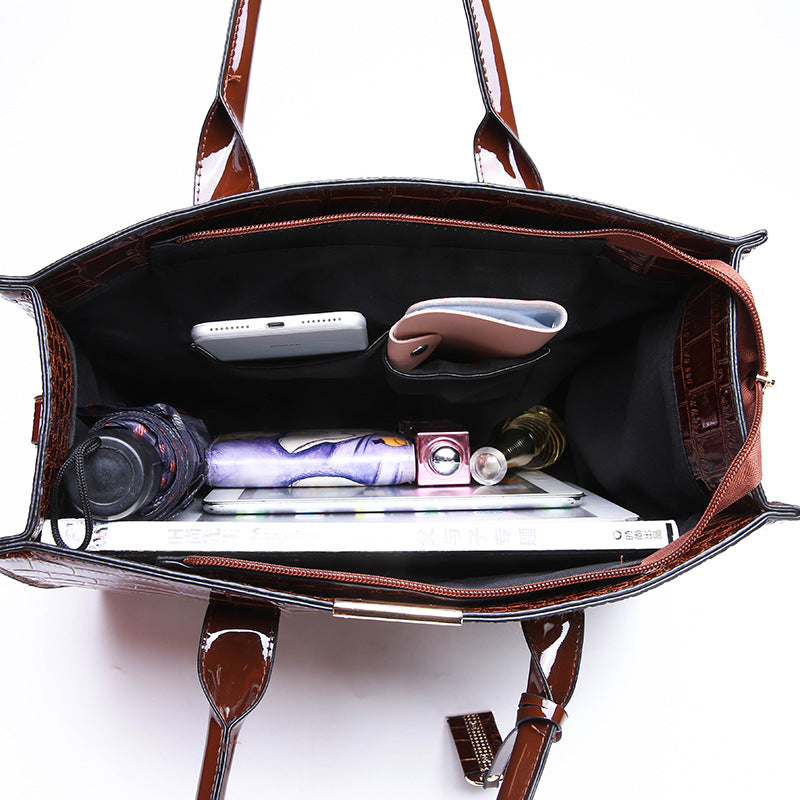 Women's Crocodile Pattern Fan Fashion Large Capacity Portable Handbags
