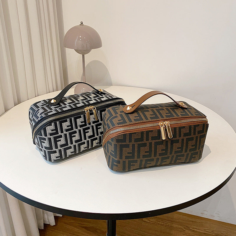 Capacity Good-looking Letter Printing Storage Portable Splash Cosmetic Bags