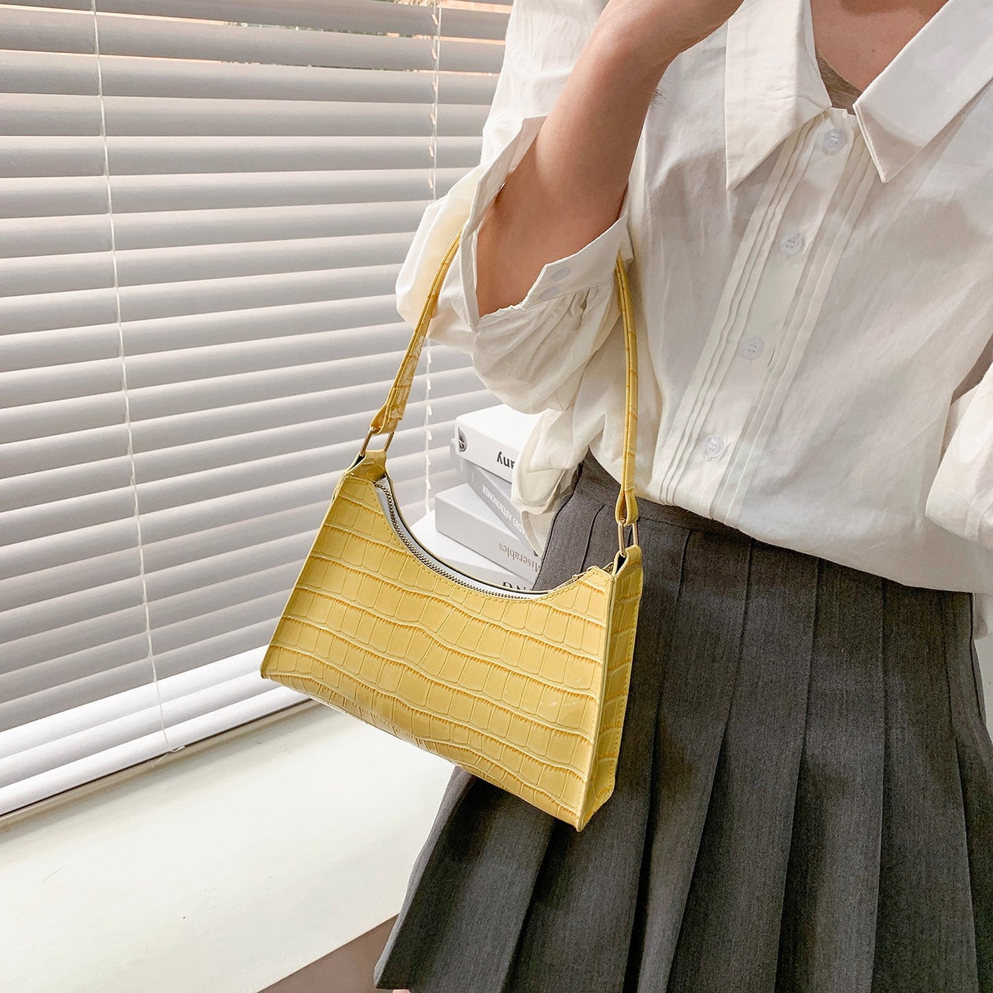Women's Fashion Design Underarm Retro Unique Baguette Shoulder Bags