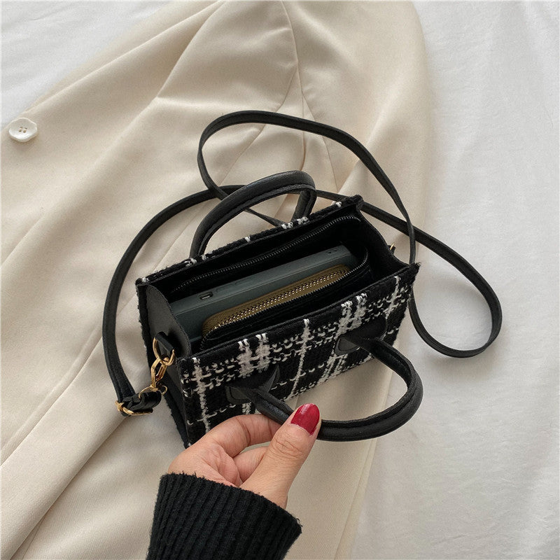 Trendy Pouch Fashion Check Pattern Lightweight Simple Crossbody Bags