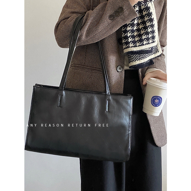Women's Early Autumn Large Capacity Class Trendy Leisure Shoulder Bags