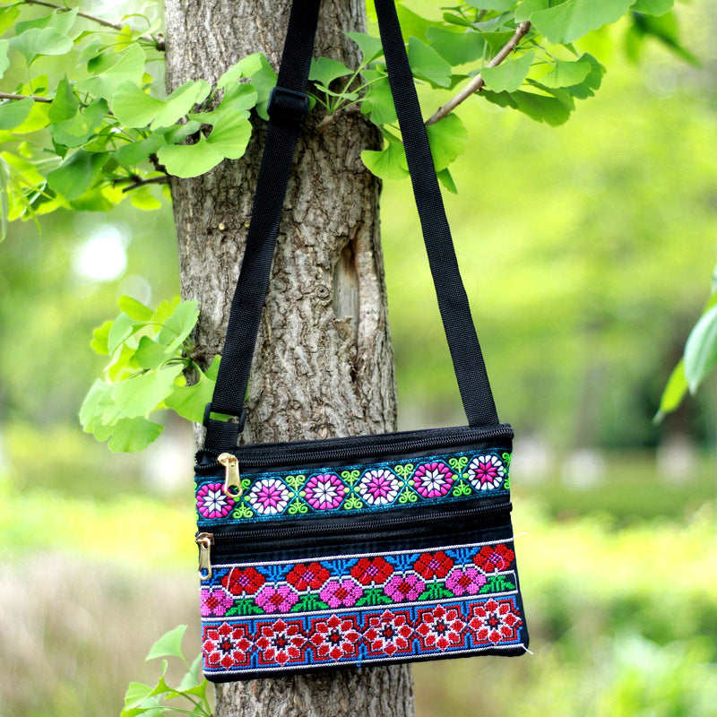Women's Yunnan National Style Embroidered Zipper Mobile Crossbody Bags