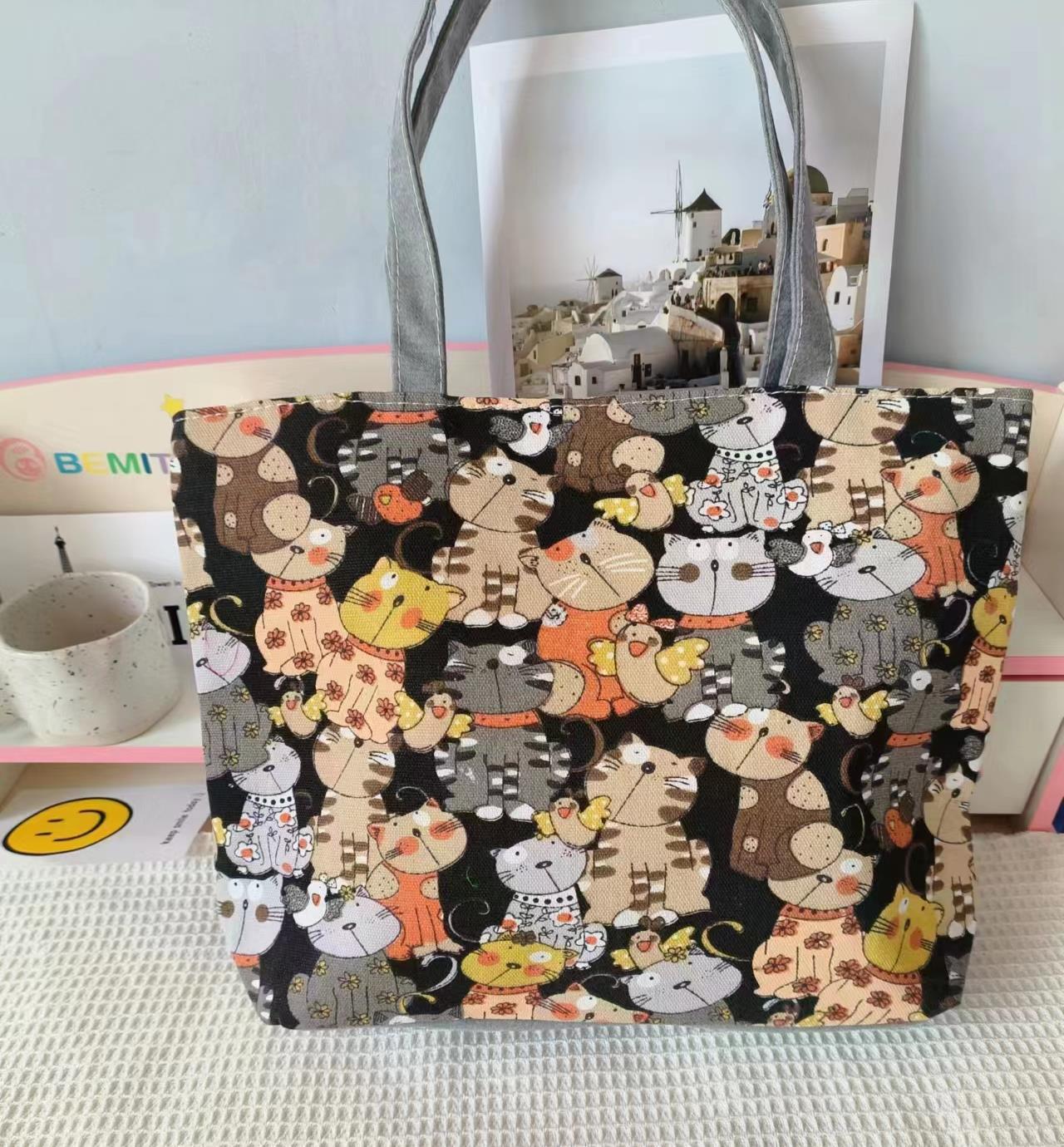 Women's Classy Canvas Large Capacity Printed Shoulder Bags