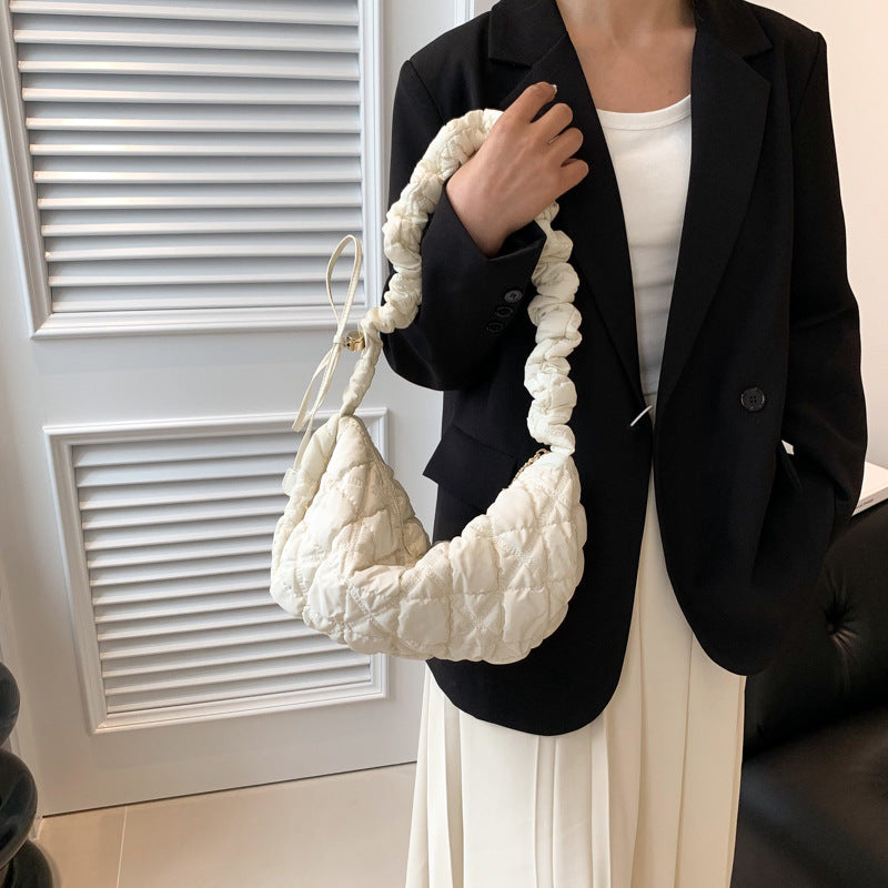 Women's Cloud Female Personality Embroidered Fashion Dumplings Bags