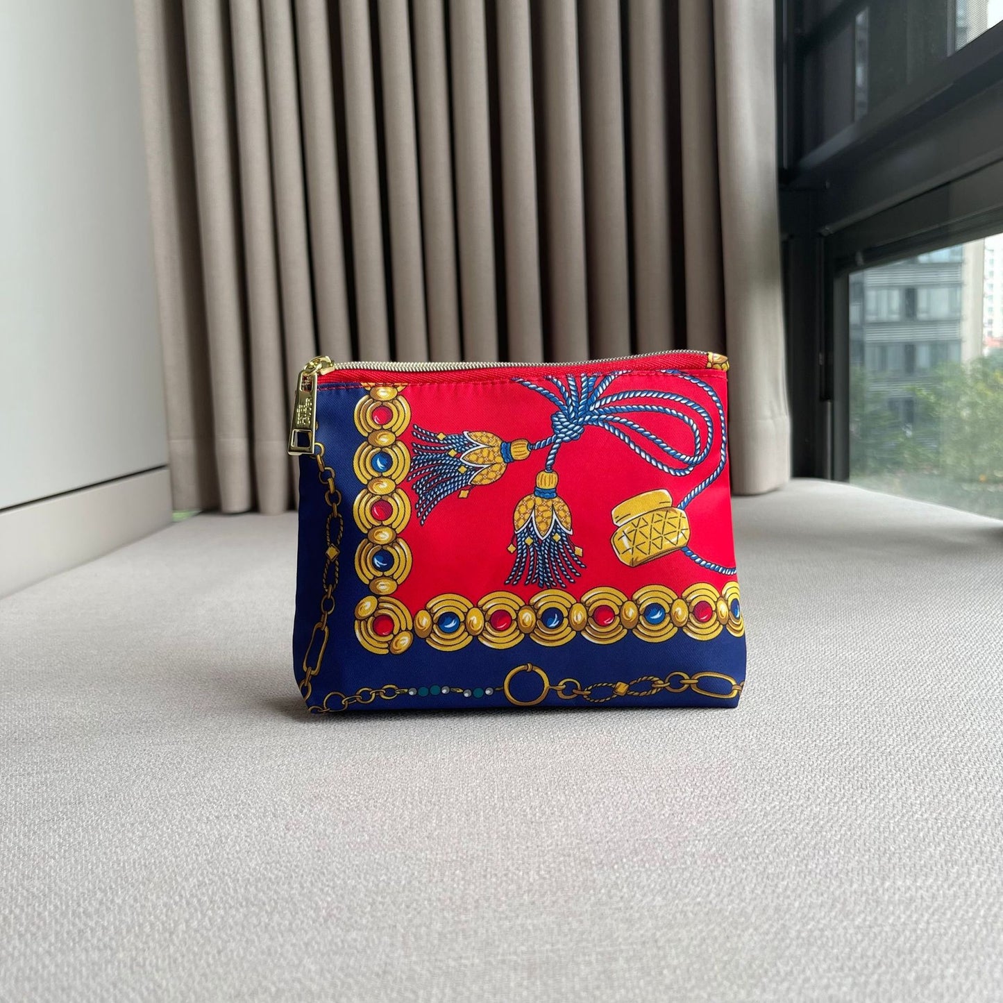 Light Down Space Cotton Hand Carrying Storage Large Capacity Cosmetic Bags