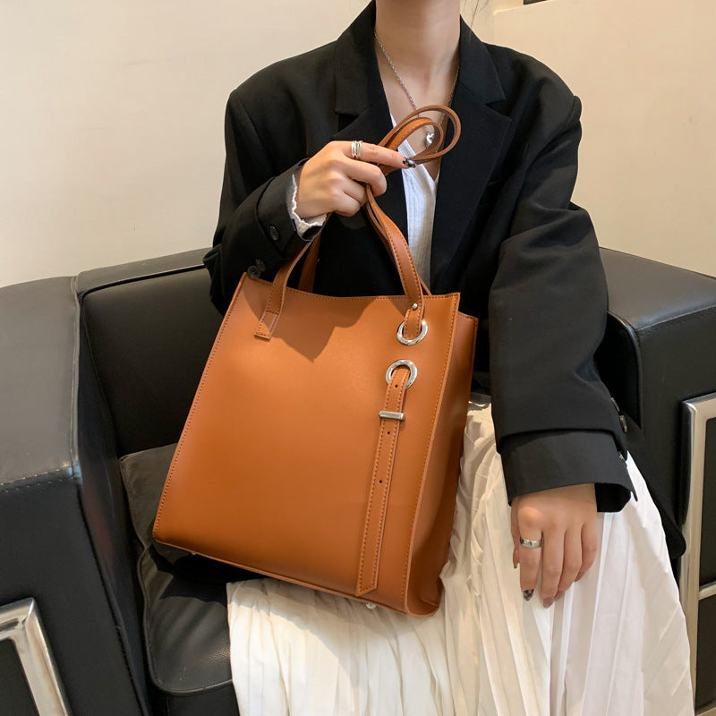 Women's Large Capacity Fashion Retro Commuter Shoulder Bags