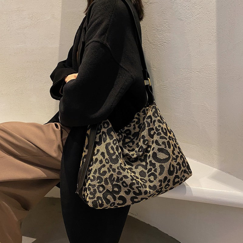 Women's Leopard Print Personality Fashion Large Capacity Crossbody Bags