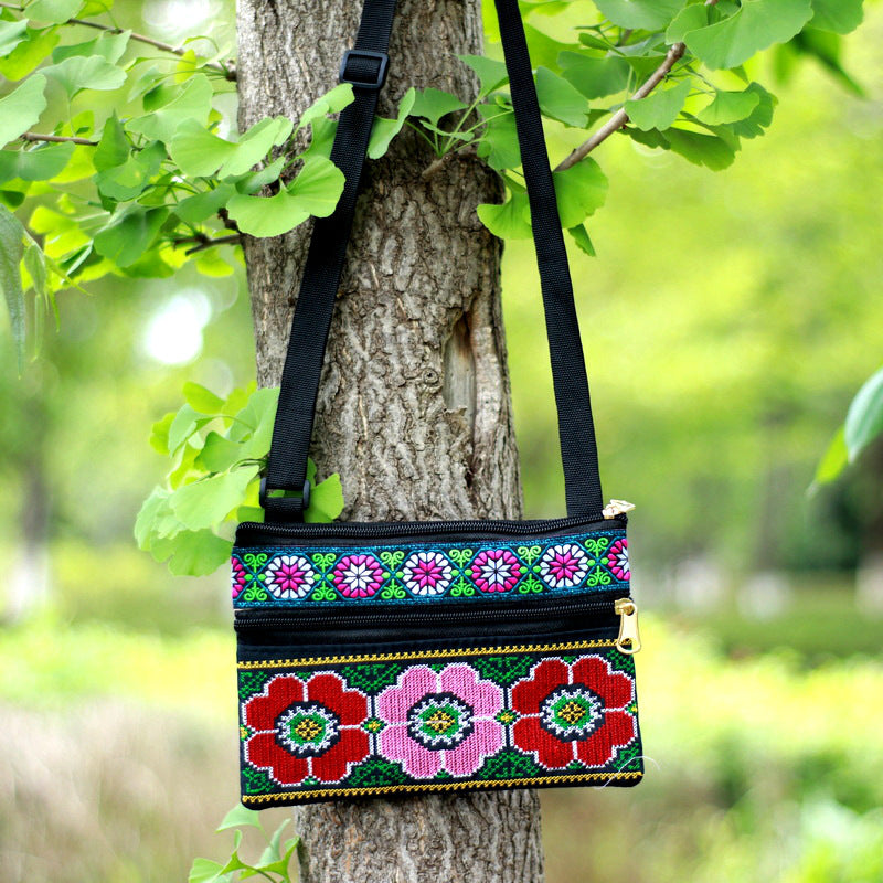 Women's Yunnan National Style Embroidered Zipper Mobile Crossbody Bags