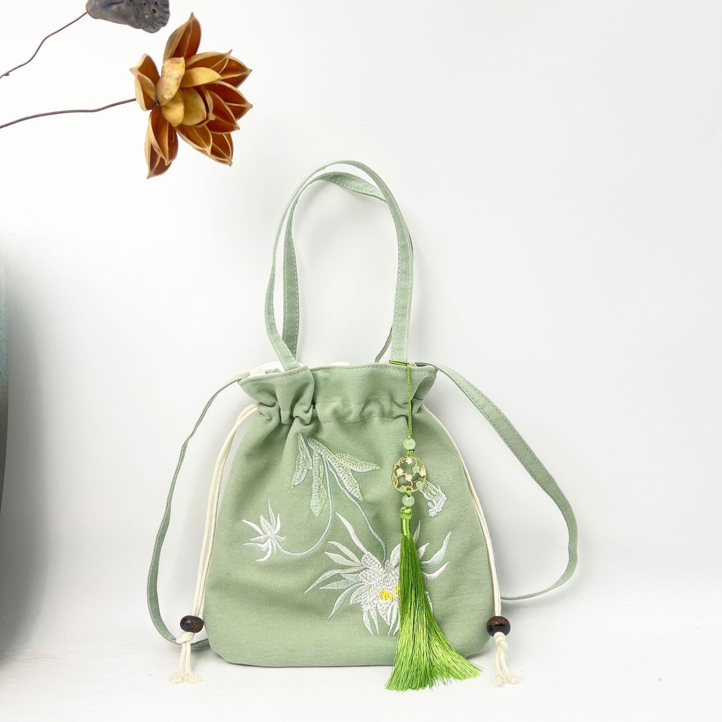 Graceful Embroidery Source Han Elements Antique Crossbody Bags