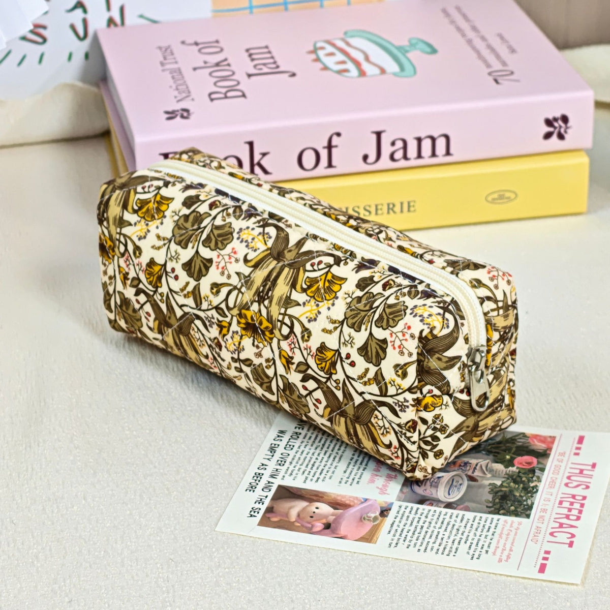 Portable Polyester Wash Retro Style Brush Makeup Bag