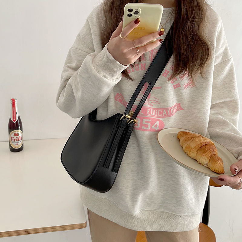 Women's Fashion Retro Underarm One Saddle Crossbody Bags