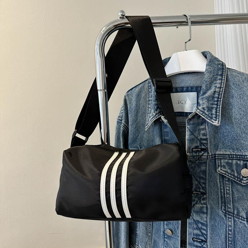 Niche Toast Fashion Short Trip Pillow Bags