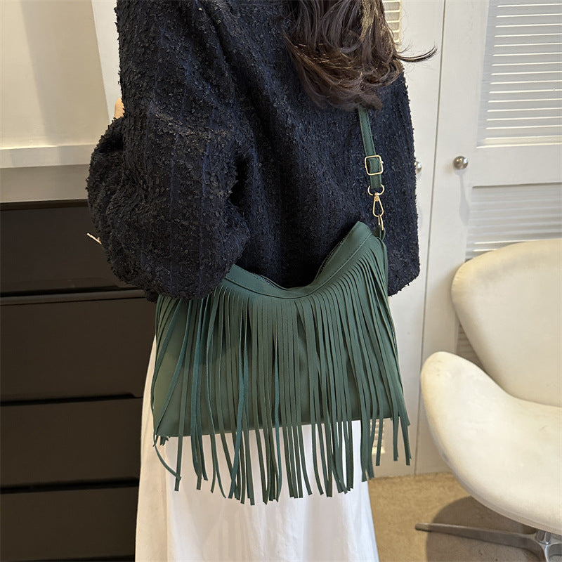 Trendy Personality Tassel Retro Large Capacity Winter Sweet Shoulder Bags