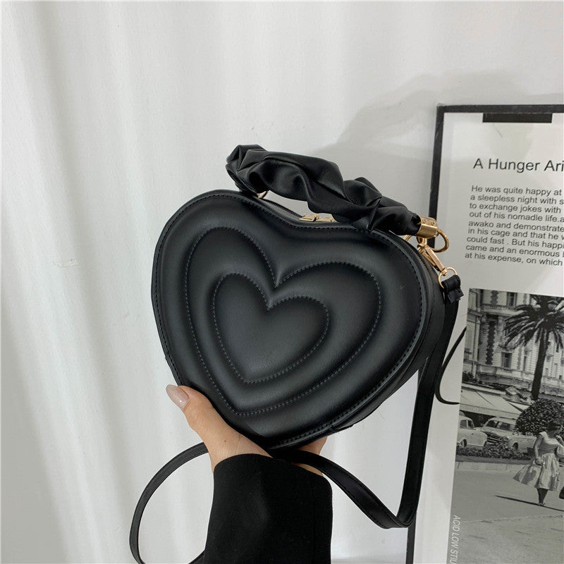 Women's Retro Summer Fashion Texture Heart Shoulder Bags