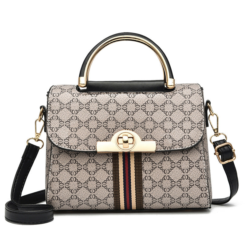 Women's Summer Fashion Large Capacity Retro Handbags