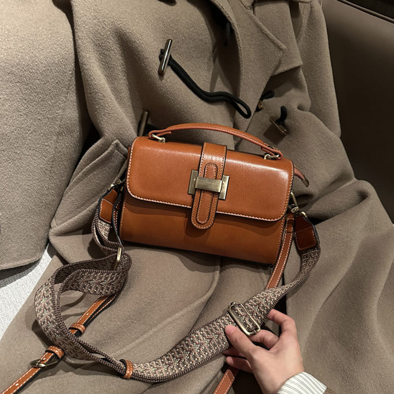 Elegant Women's Underarm Vintage Leather Light Shoulder Bags