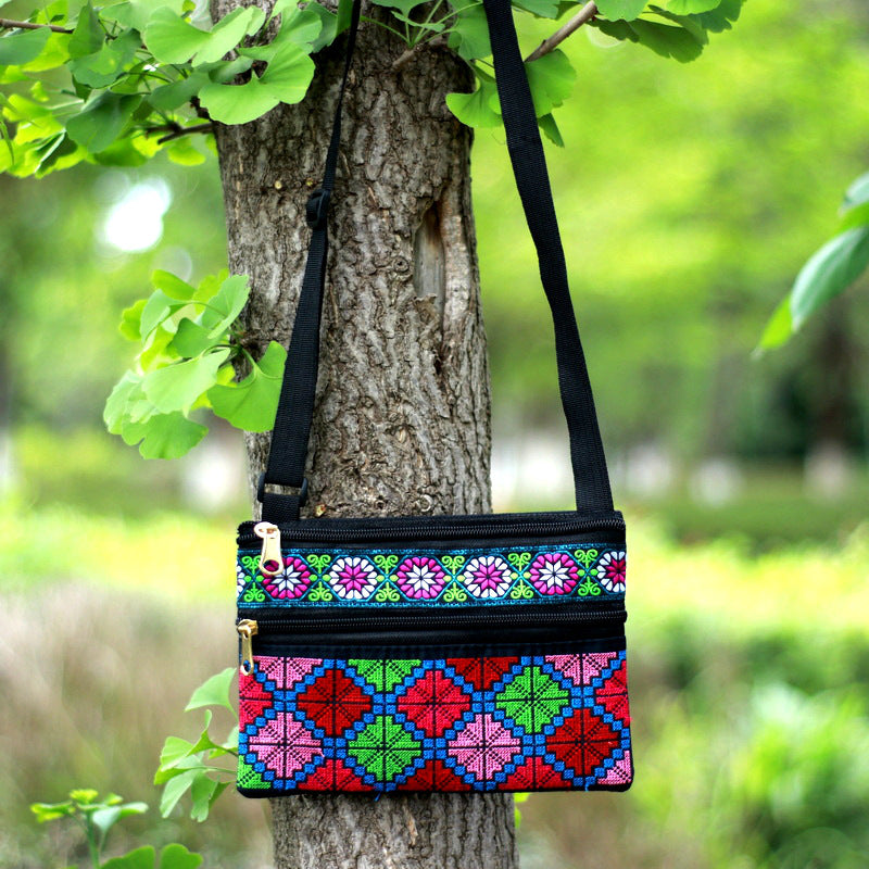 Women's Yunnan National Style Embroidered Zipper Mobile Crossbody Bags