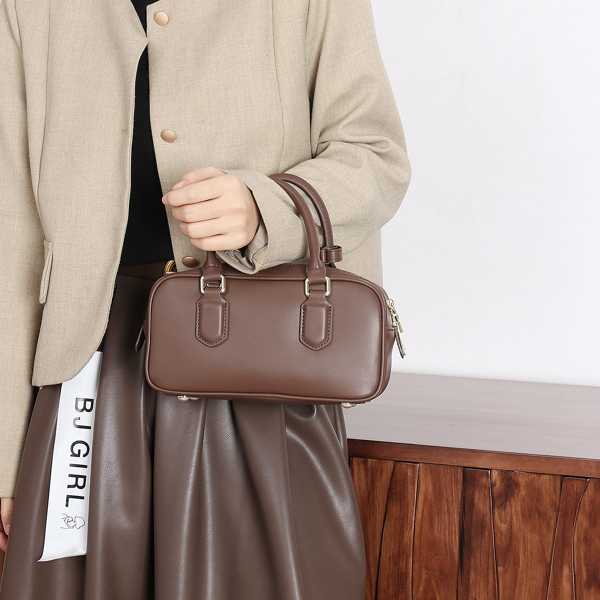 Women's Versatile Large Capacity Commuter Genuine Leather Shoulder Bags
