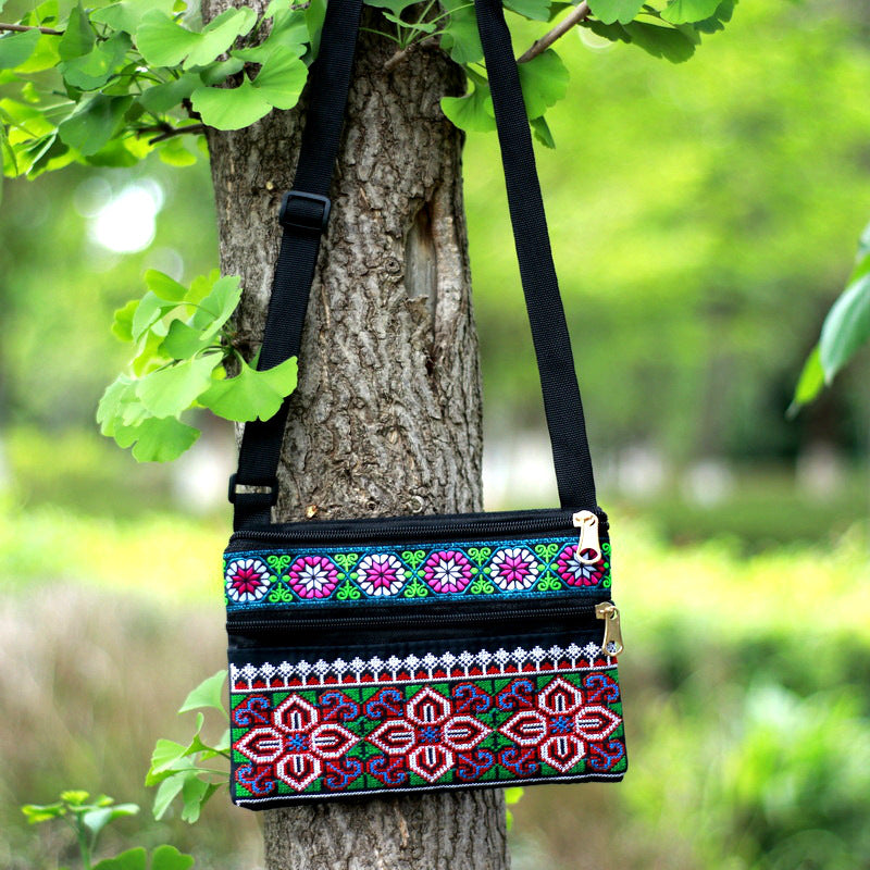 Women's Yunnan National Style Embroidered Zipper Mobile Crossbody Bags