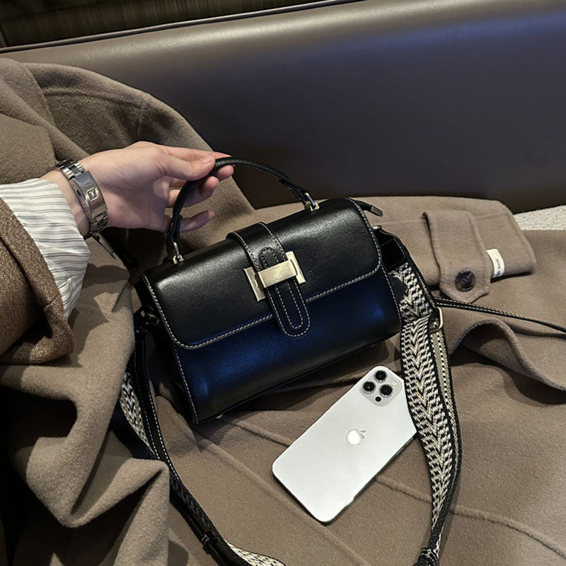 Elegant Women's Underarm Vintage Leather Light Shoulder Bags