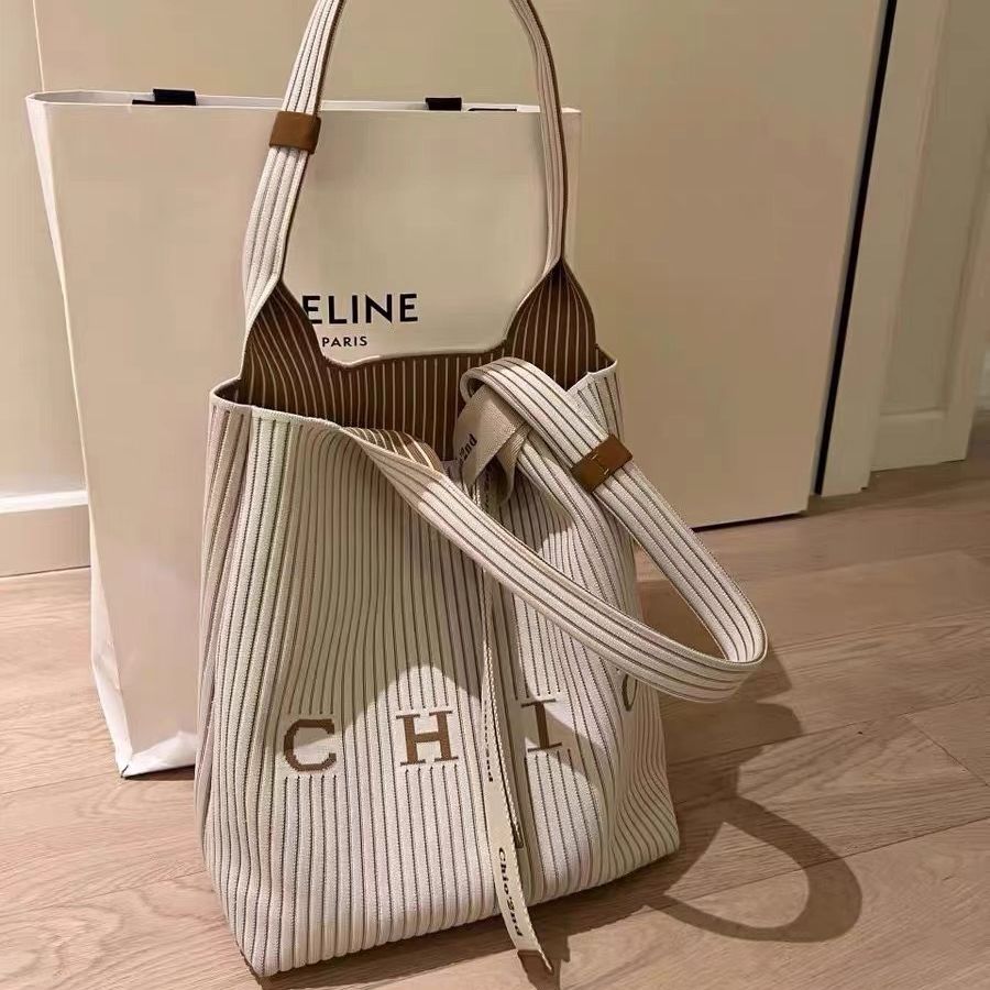 Women's Louver Sunken Stripe Large Capacity Design Shoulder Bags