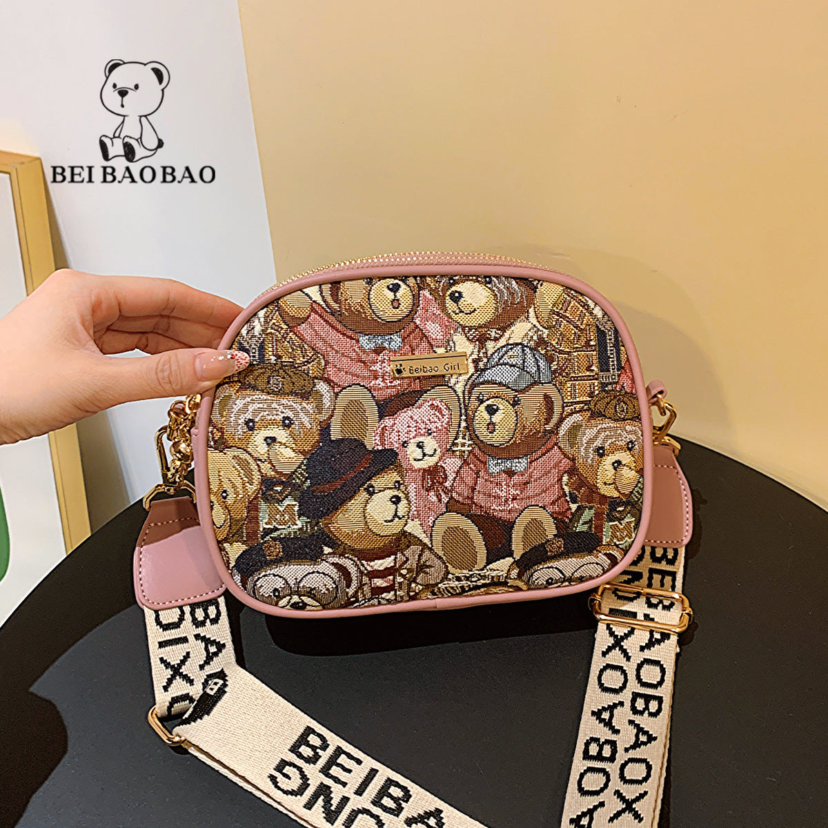 Cool Women's Fashion Source Bear Round Bags