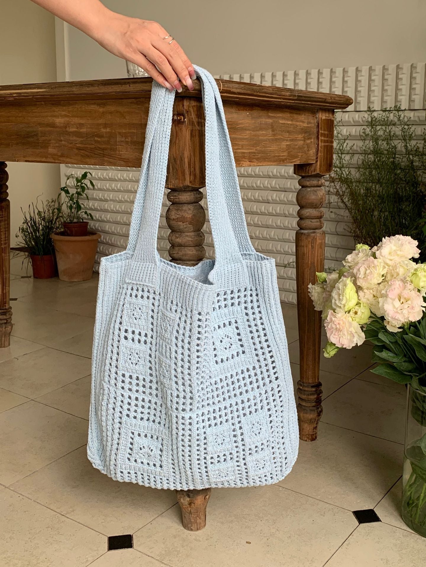 Women's Retro Mesh Hollow Out Hand-woven Wool Shoulder Bags