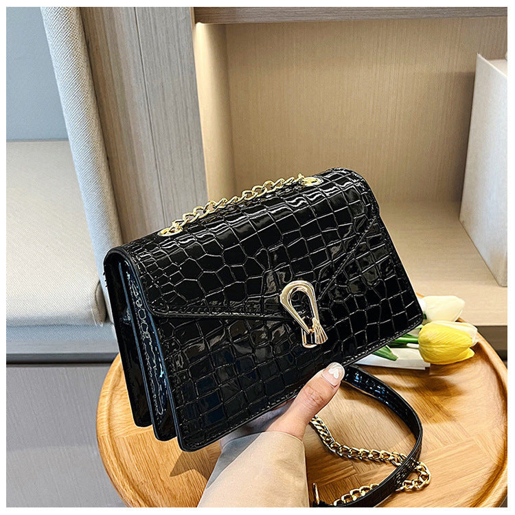 Women's Red Crocodile Pattern Chain Springtide Flow Crossbody Bags