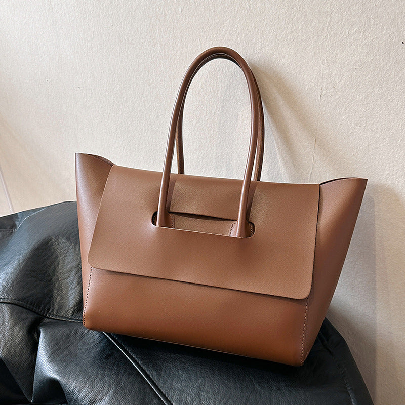 Women's Korean Style Large Capacity Retro Commuter Handbags