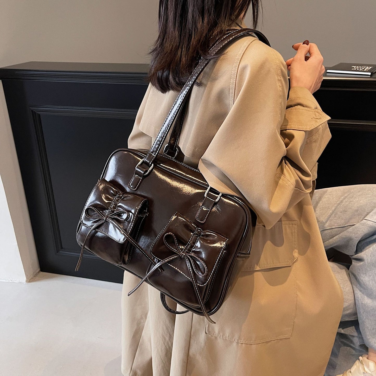 Women's Vintage Bow Simple Texture Big Pleated Bags