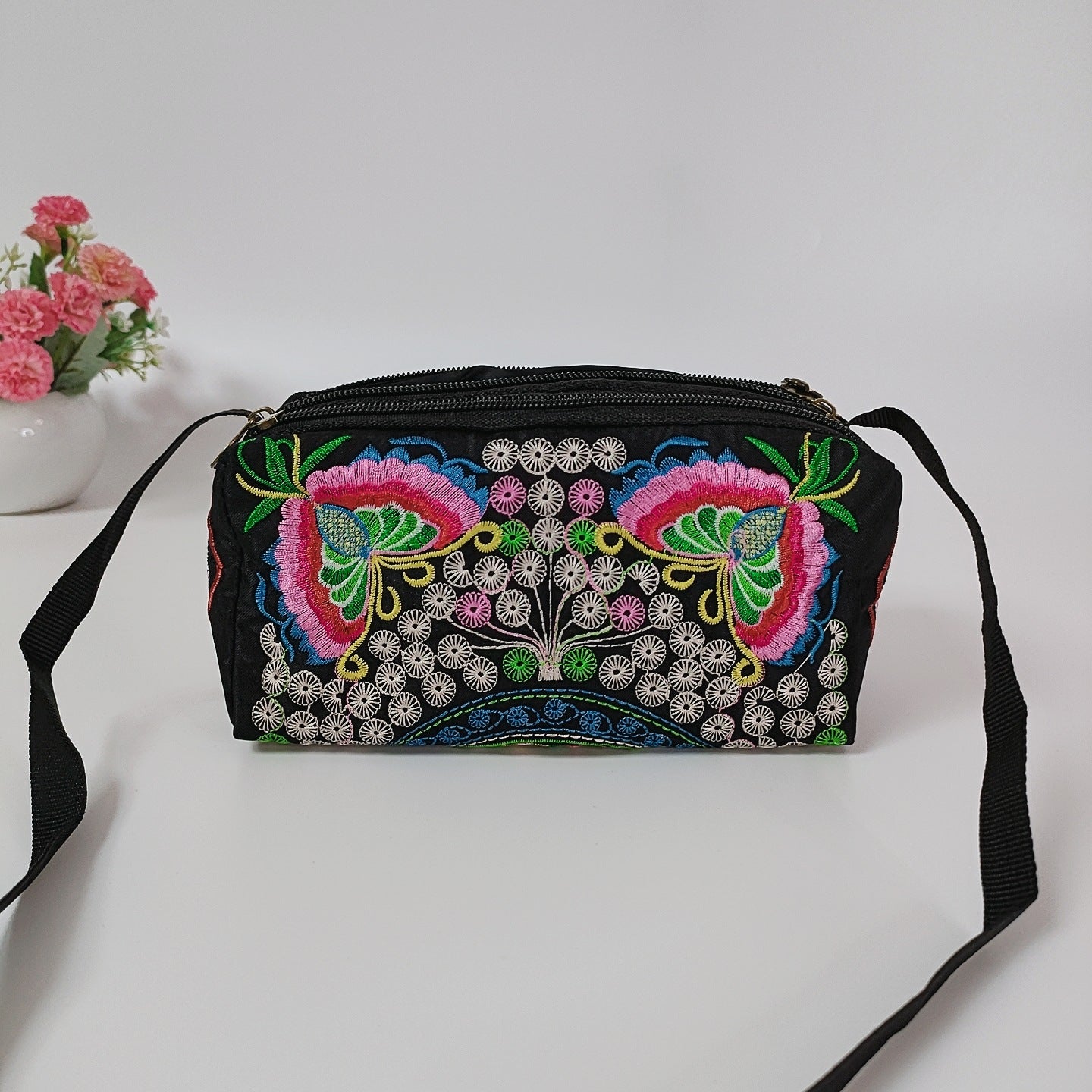 Wholesale Yunnan National Style Embroidery Clutch Crossbody Bags