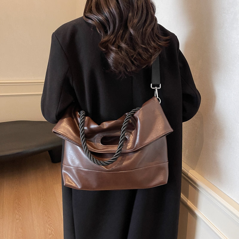 Women's High-grade Large Capacity Commuting Fashion Winter Shoulder Bags