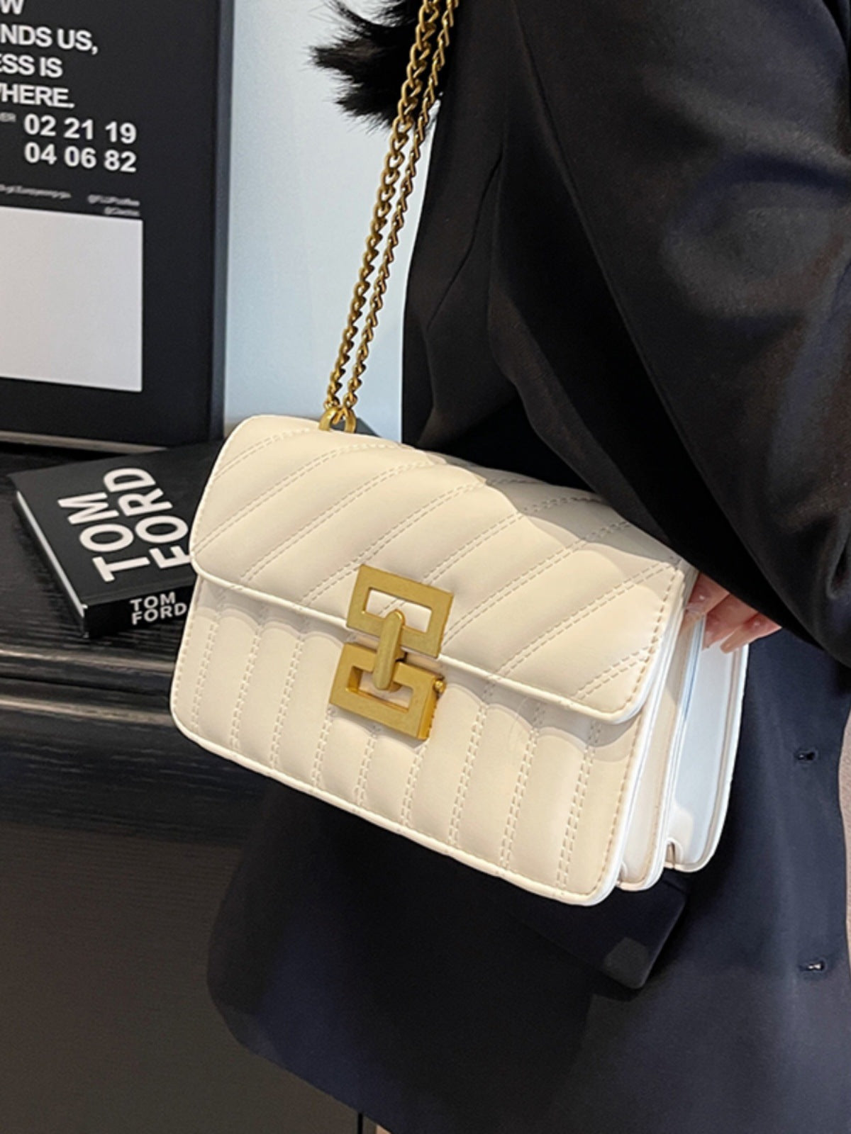 Innovative Women's Retro Popular Chain Fashion Crossbody Bags