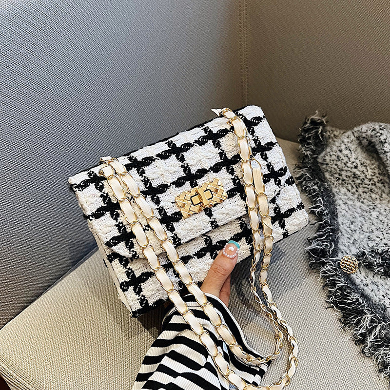 Women's Style Woolen Fashion Trendy Chain Textured Bags