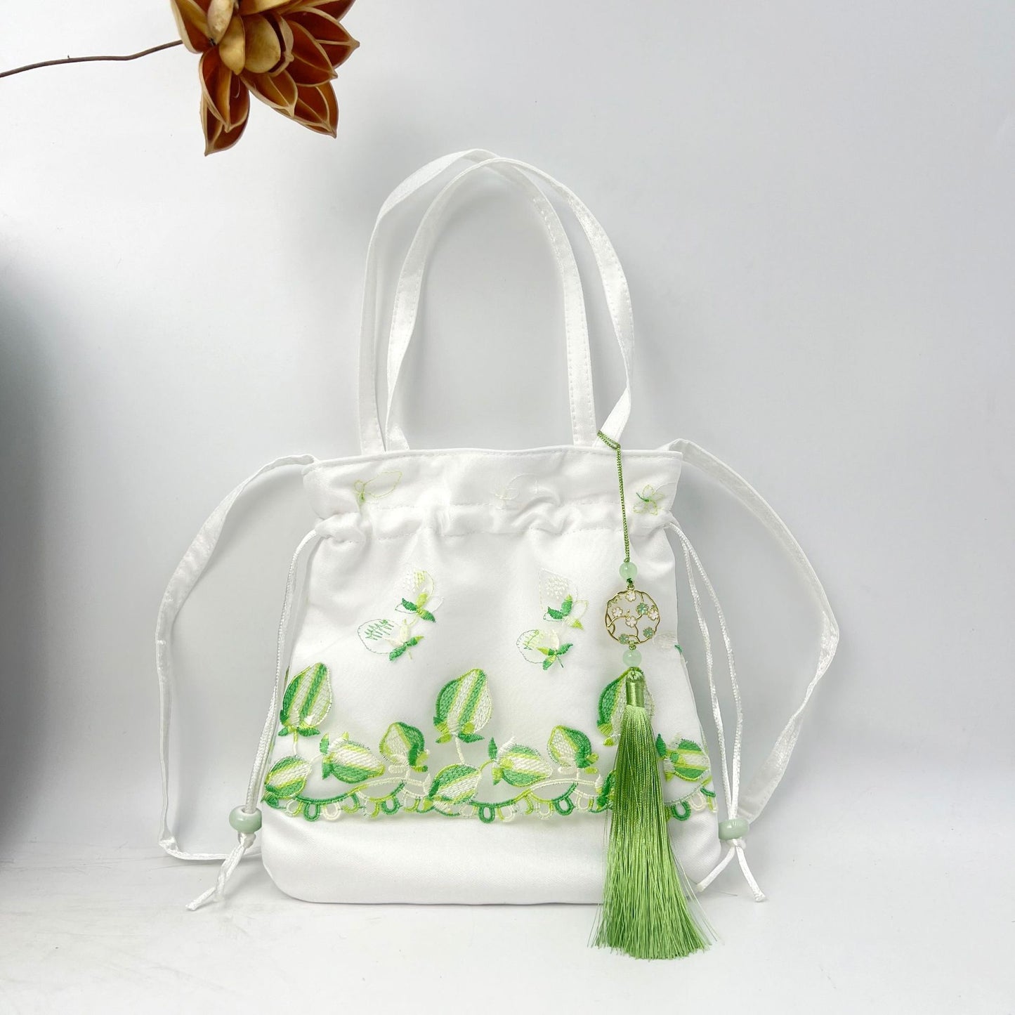 Graceful Embroidery Source Han Elements Antique Crossbody Bags