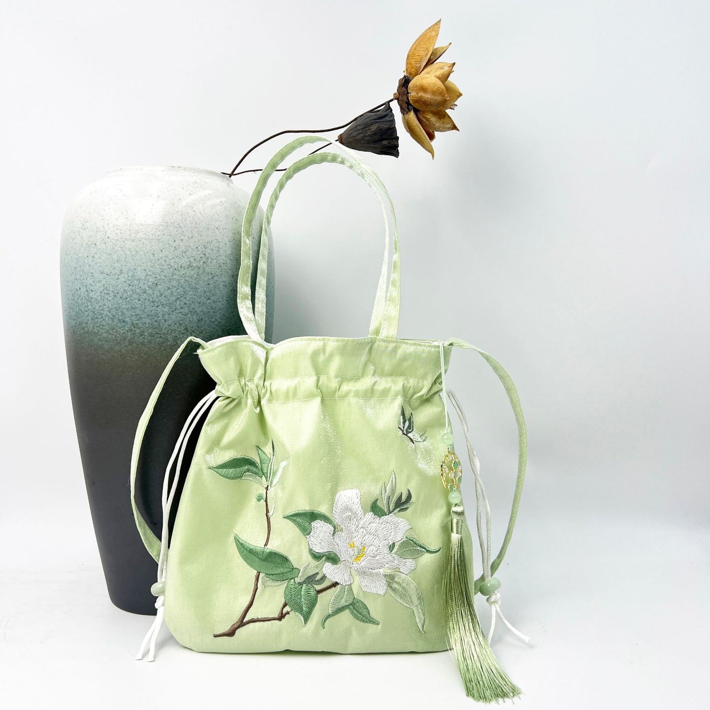 Graceful Embroidery Source Han Elements Antique Crossbody Bags