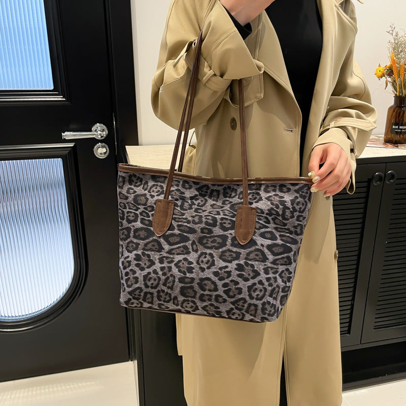 Women's Affordable Luxury Simple Leopard Print Portable Shoulder Bags