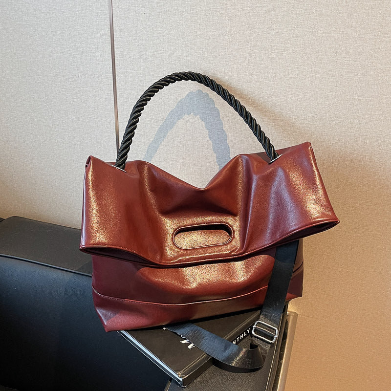 Women's High-grade Large Capacity Commuting Fashion Winter Shoulder Bags