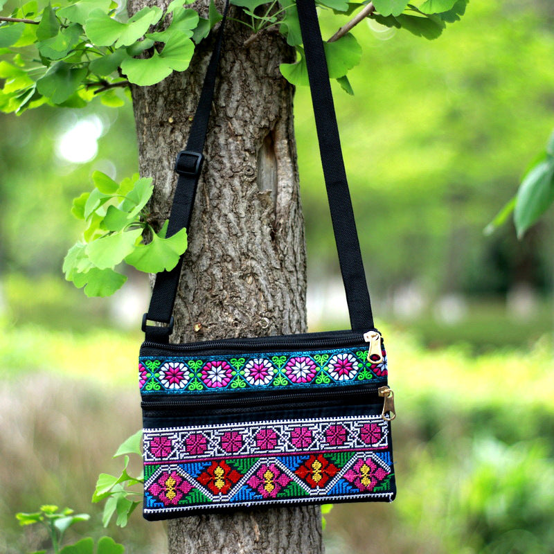 Women's Yunnan National Style Embroidered Zipper Mobile Crossbody Bags