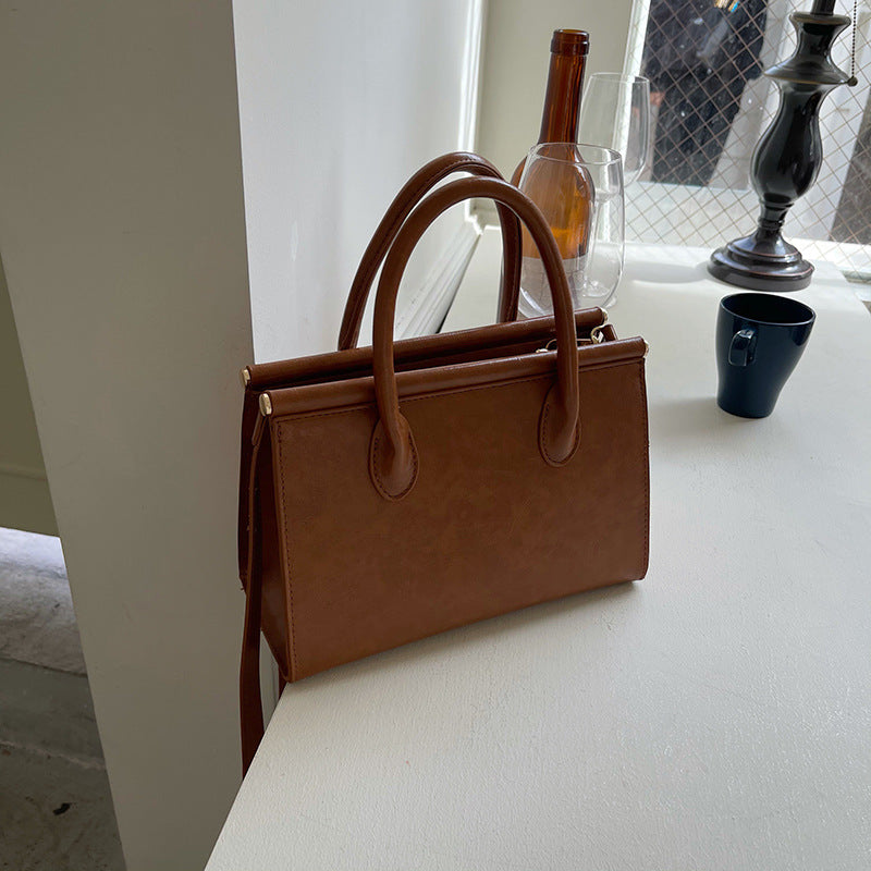 Women's Niche Retro Oil Waxed Leather Trendy Handbags