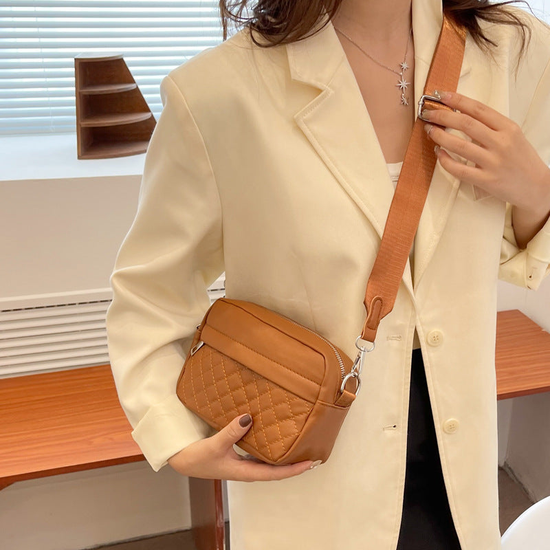 Women's Underarm Simple Texture Embroidery Thread Diamond Shoulder Bags