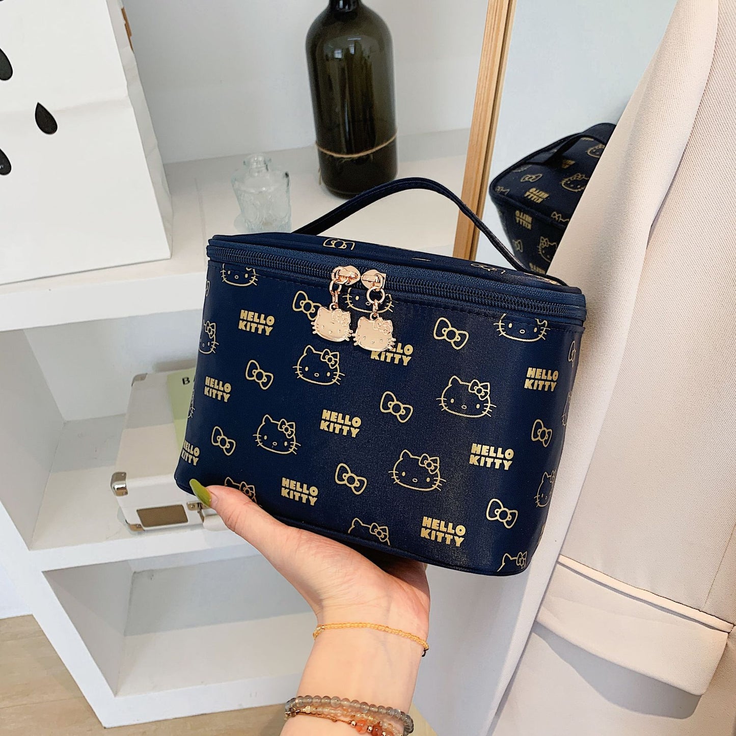 Women's Authorized Portable Large Capacity Wash Handbags