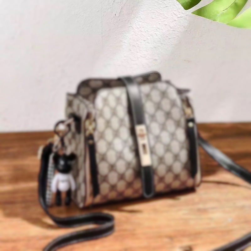 Women's Stylish Unique Fashion Summer Versatile Shoulder Bags