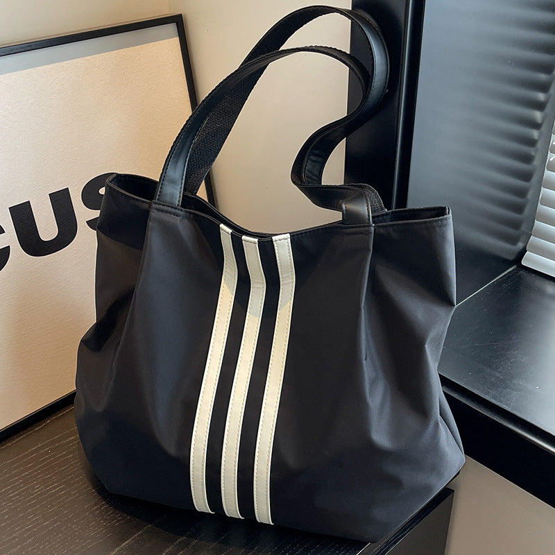 Women's Large Capacity Stylish Textured Commute Minimalist Shoulder Bags