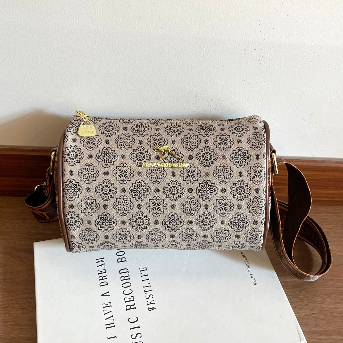 Out Lady Fashion Pillow Western Style Printing Large Bags