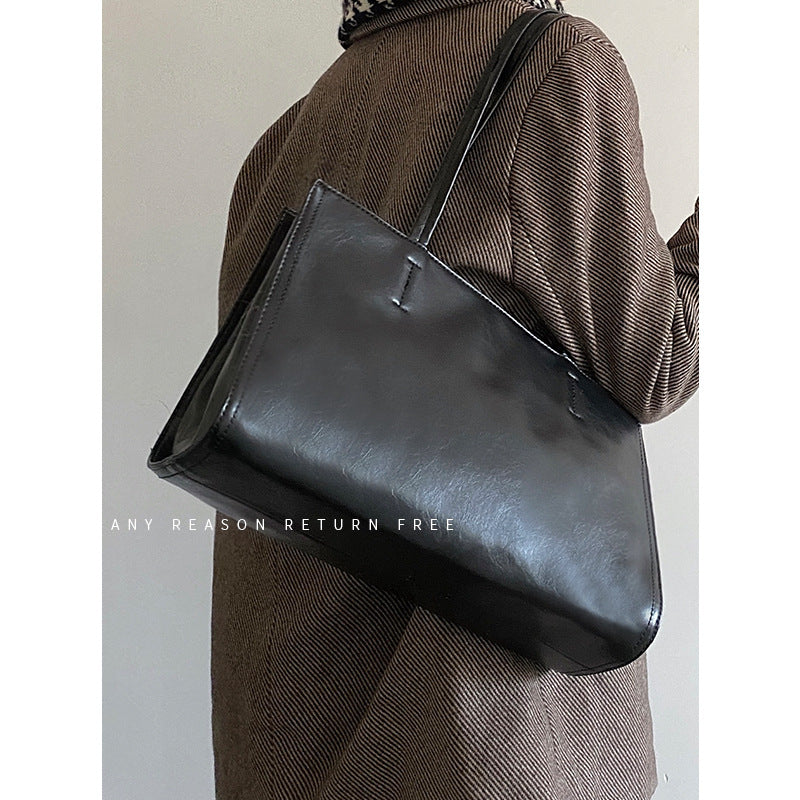 Women's Early Autumn Large Capacity Class Trendy Leisure Shoulder Bags