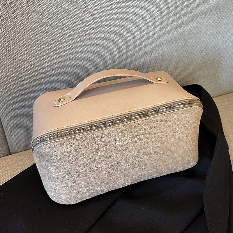 Large Capacity Tile Super Hot Wash Brushed Leather Makeup Bag
